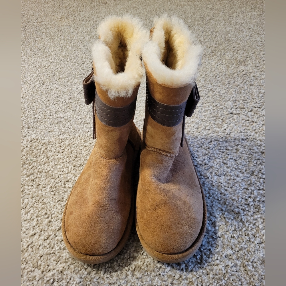 UGG Josette Brown Sidebow Size 7